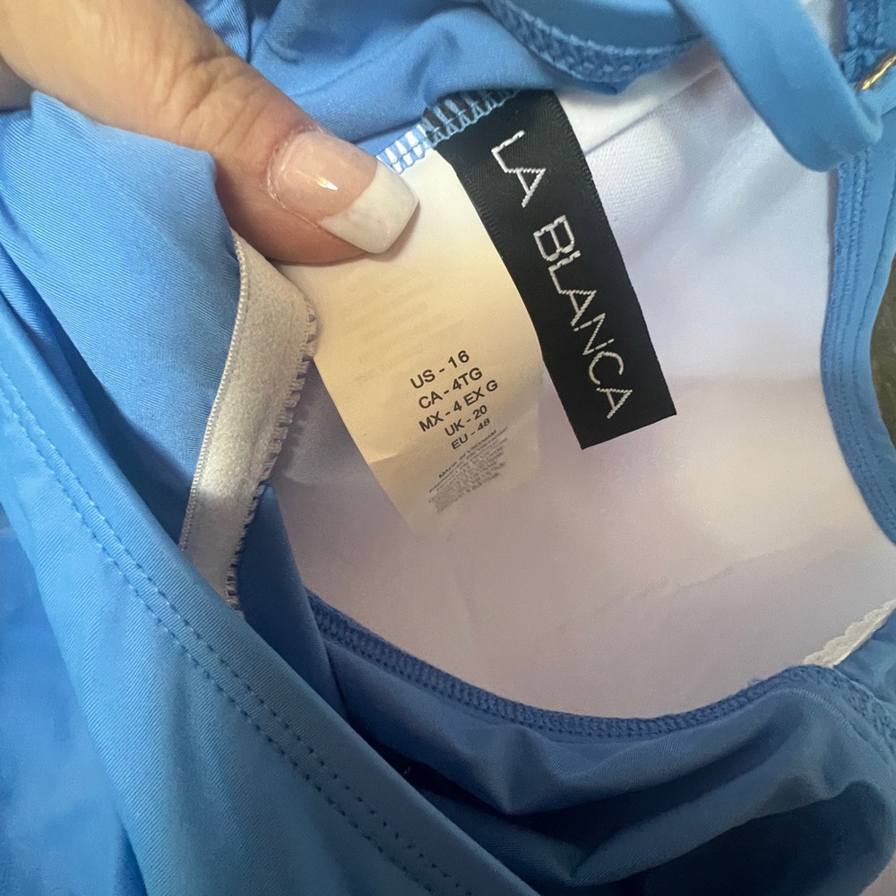 La Blanca twist tie tankini top
Size 16 - Picture 4 of 5